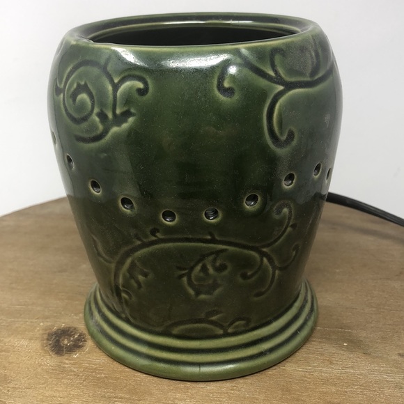 Scentsy English Ivy Full Size Wax Melt Premium Warmer - Picture 3 of 11